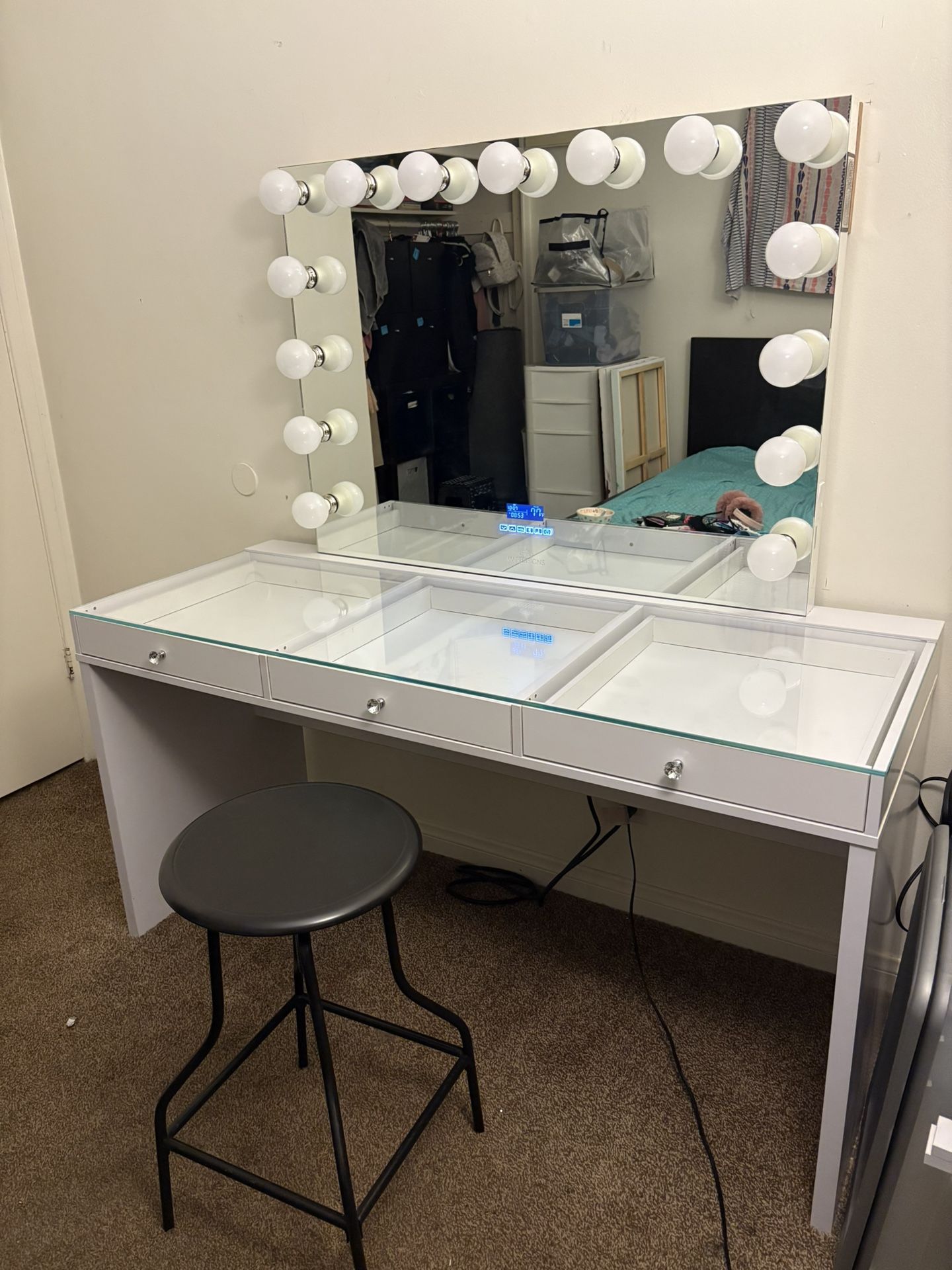 Slaystation Pro Premium Table and Vanity Mirror
