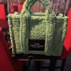 MARC JACOBS THE TOTE BAG 