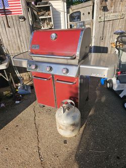 Price is firm.. Weber Genesis special edition propane BBQ