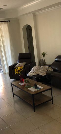 Coffee table like new