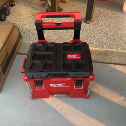 Milwaukee Rolling Packout