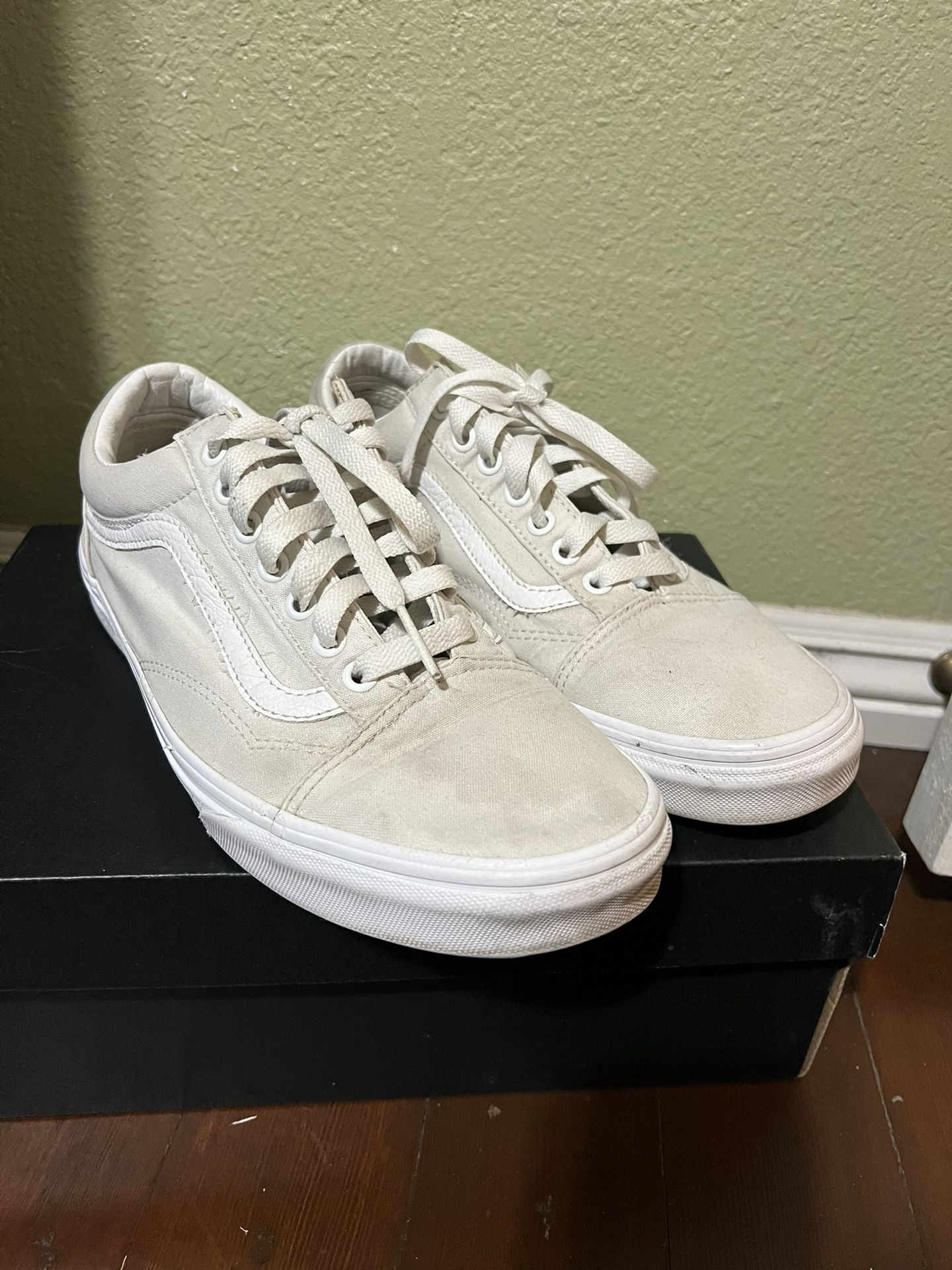 Vans 9.5 White