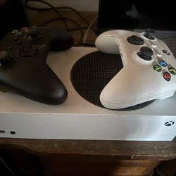 Xbox Series S With 2 Controllers