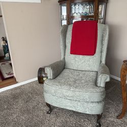 2 Matching Chairs