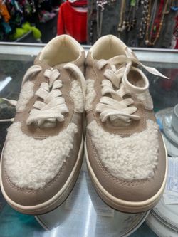 Beige Madewell court sneakers size 9