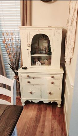 Tall Cabinet With Lights