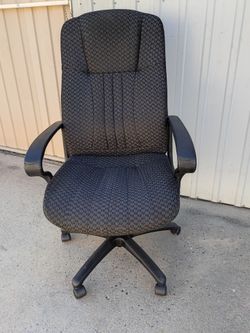 OFFICE CHAIR.