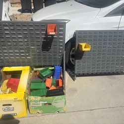 Storage Rack With Cups