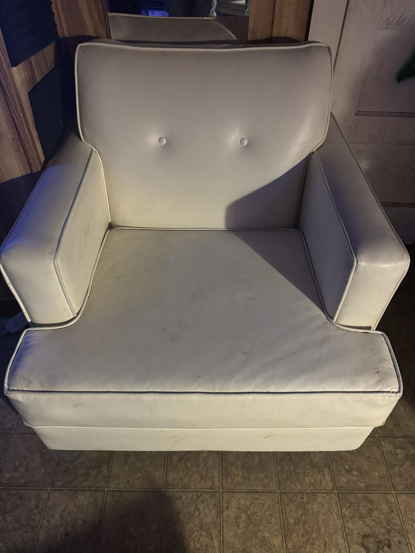 White Couch (Single Seater)