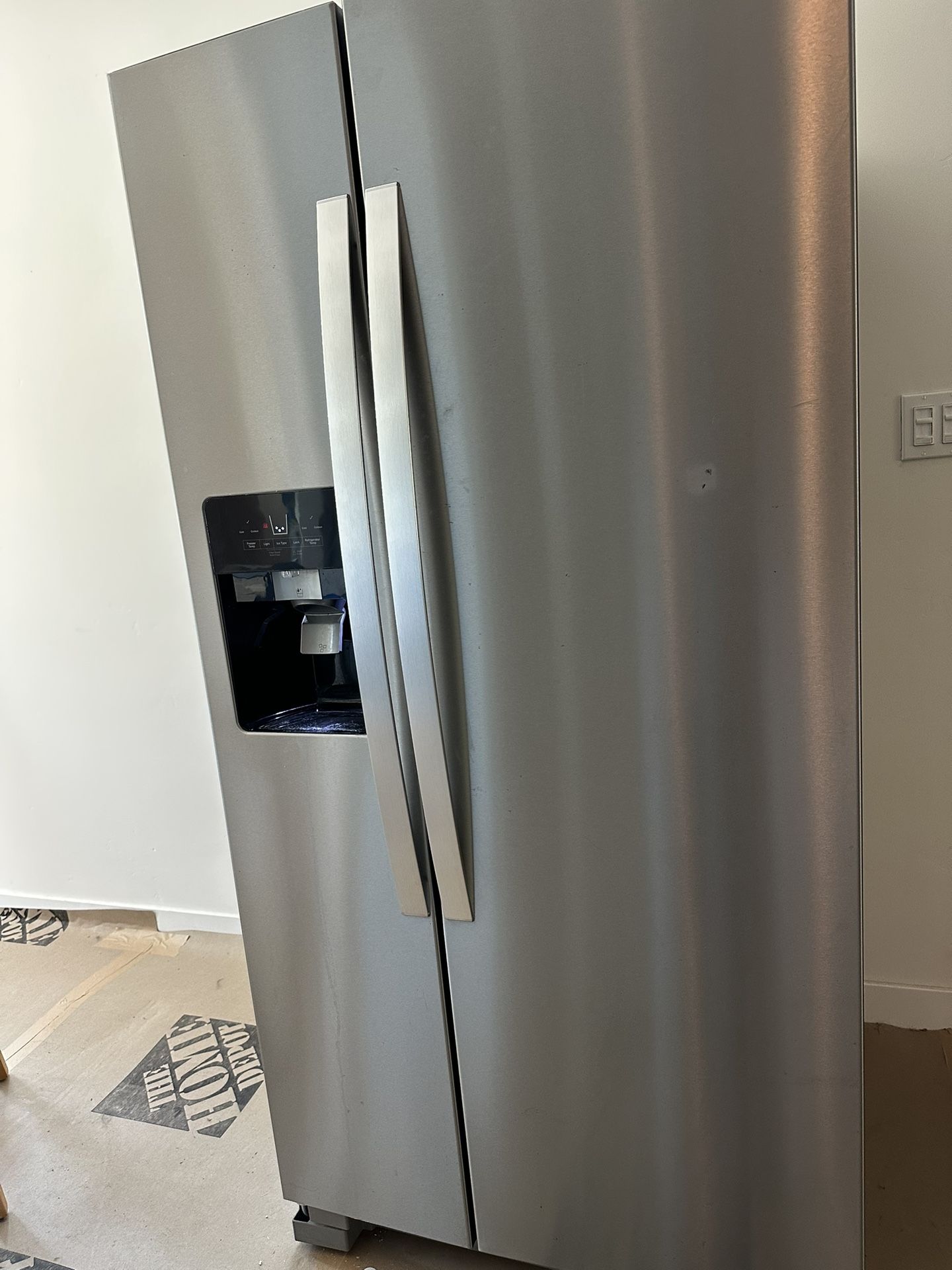Beautiful Whirlpool Fingerprint Resistant Stainless Finish - Barely Used!!