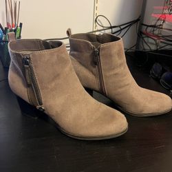 Liz Claiborne Boots