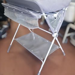 Changing Table, Foldable 