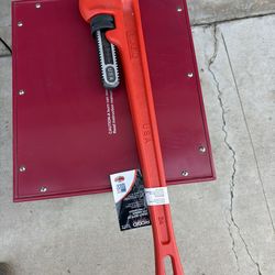 Pipe Wrench 34”