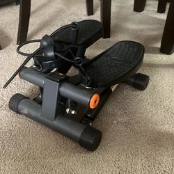 Niceday Steppers for Exercise, Stair Stepper with Resistance Bands, Mini Stepper with 300LBS Loading Capacity, Hydraulic Fitness Stepper with LCD Moni