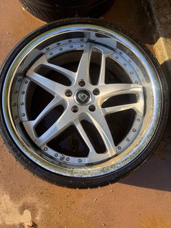 Lexani 22 inch wheels