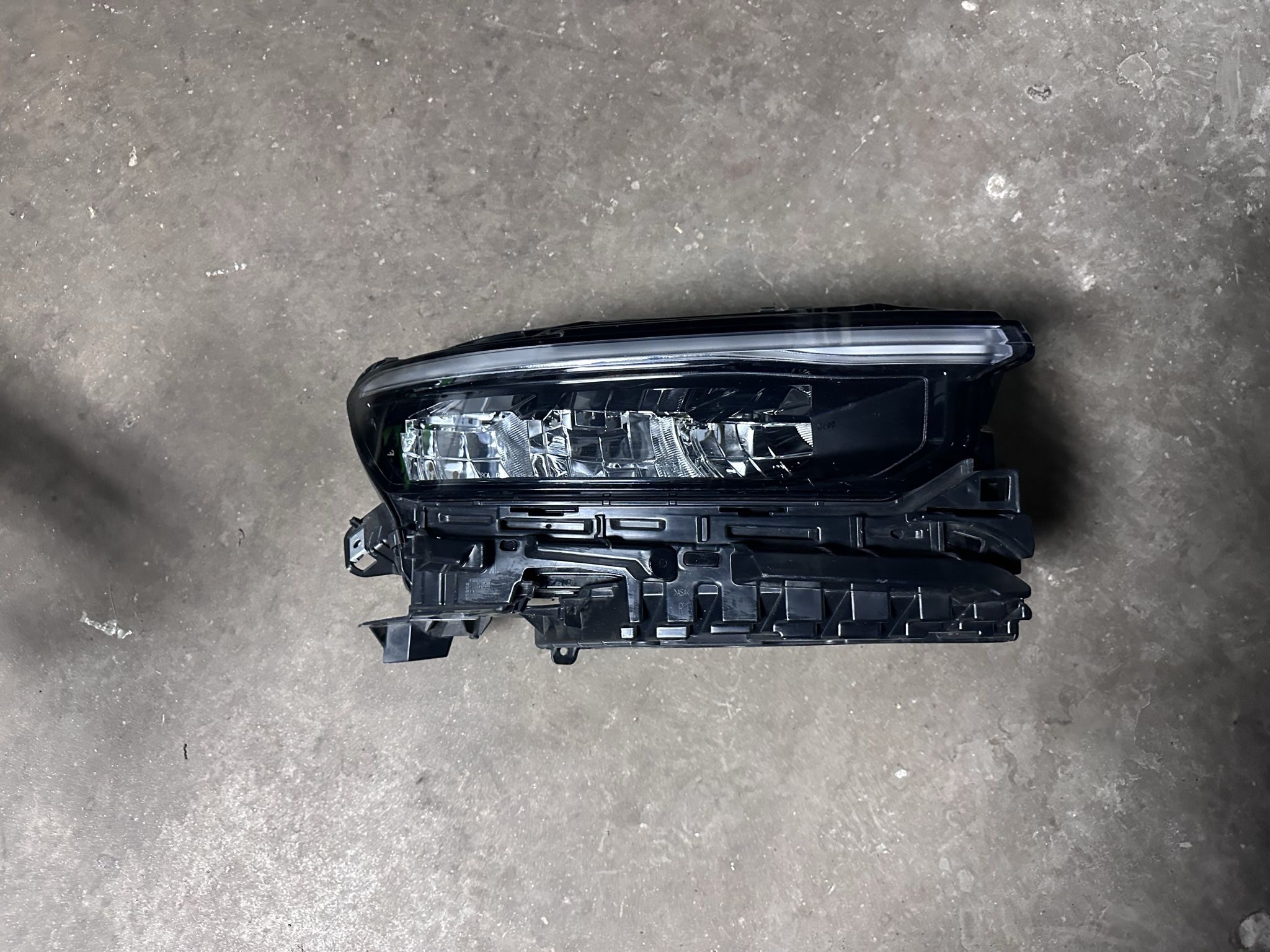 2022 Grand Cherokee Headlight