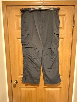 Convertible cargo pants size 40–32