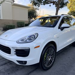 2017 Porsche Cayenne Hybrid S Platinum 