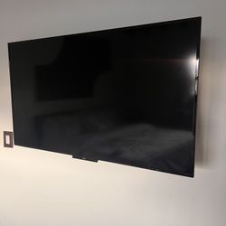LG 55” Smart TV With Roku