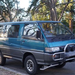 1996 Mitsubishi Delica