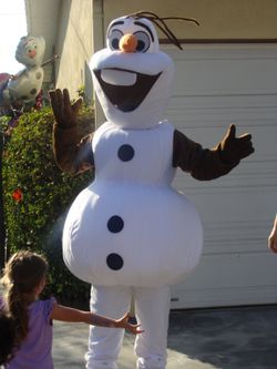 Professional-Quality Snowman Character Costume – Excellent Condition –