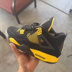 Jordan 4 