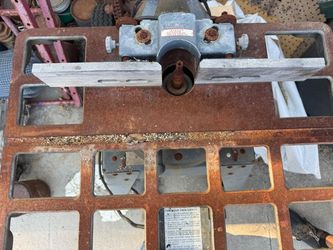 Shapper Machine With Blades