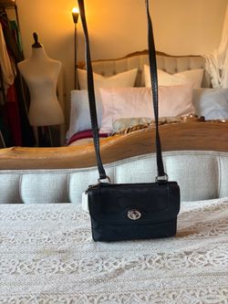 Coach Black Leather wallet Crossbody Bag