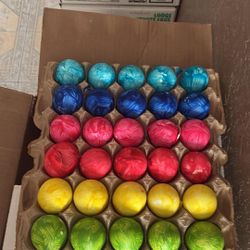 easter eggs fill with confetti 