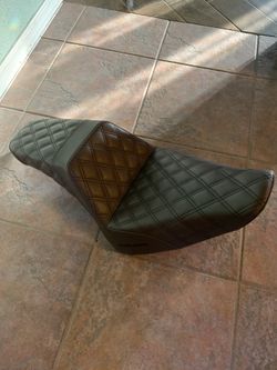 Saddle men seat for Harley softail