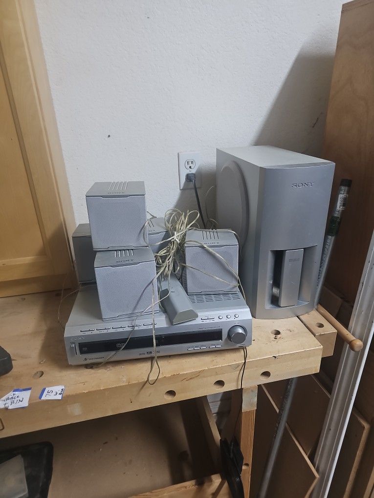 Sony Surround Sound Radi Cd Player