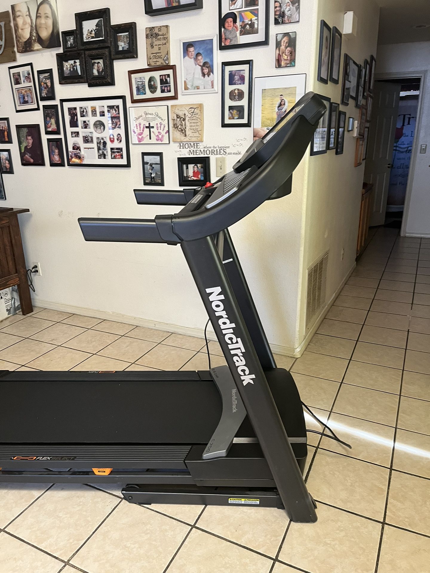 Nordictrack Treadmill Black 2.5 CHP C700 