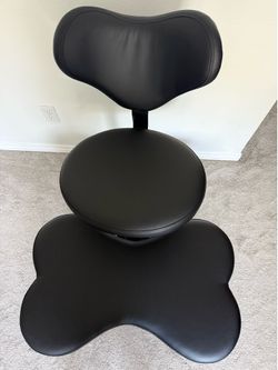 Ergonomic Cross Legged Chair