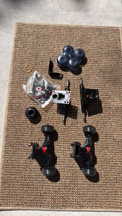 Skate board trucks/wheels