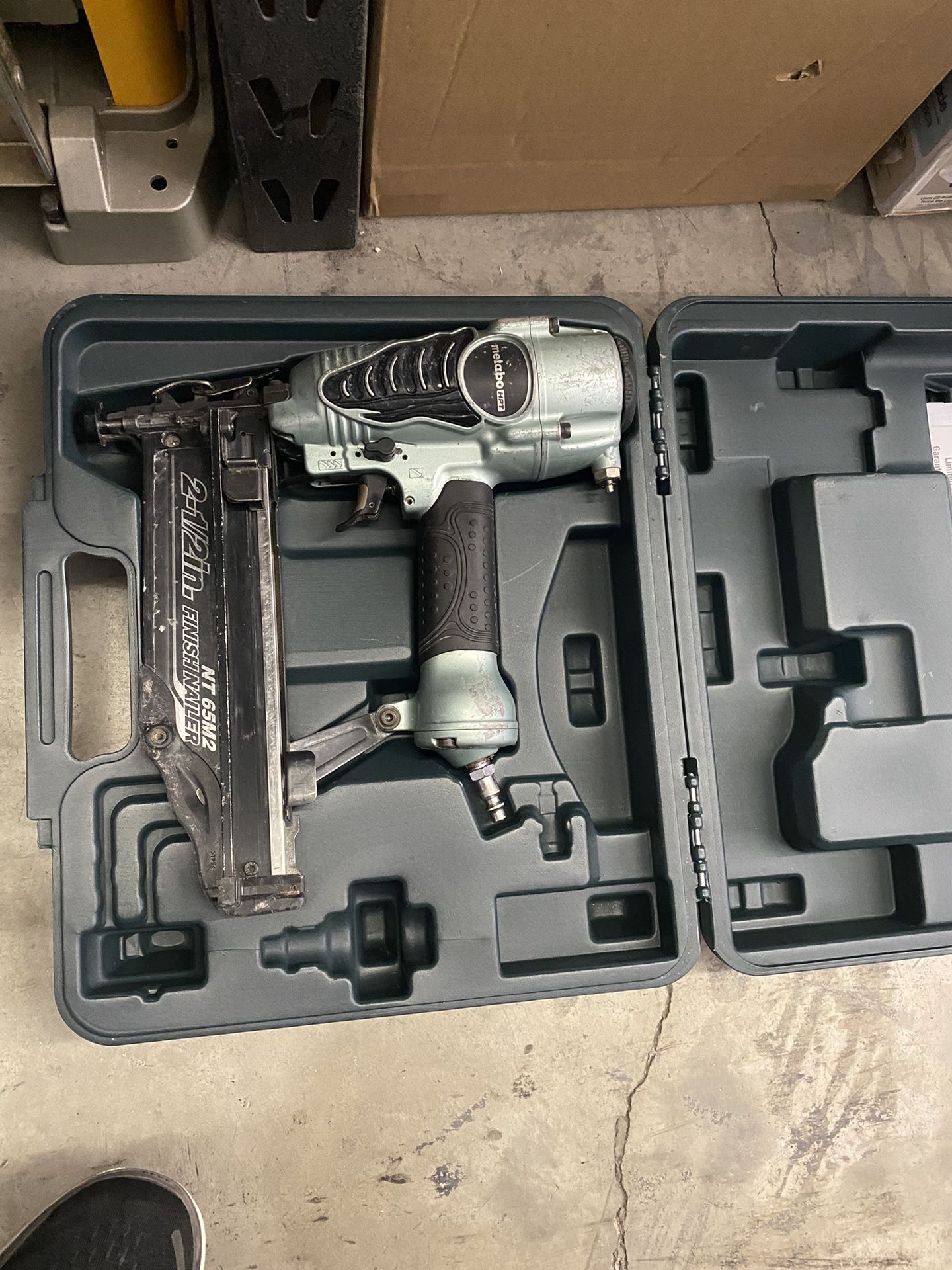 Metabo HPT 2 5 in 16 Gauge Pneumatic Finish Nailer Item 1166124 metabo-hpt-2-5-in-16-gauge-pneumatic-finish-nailer-item-1166124