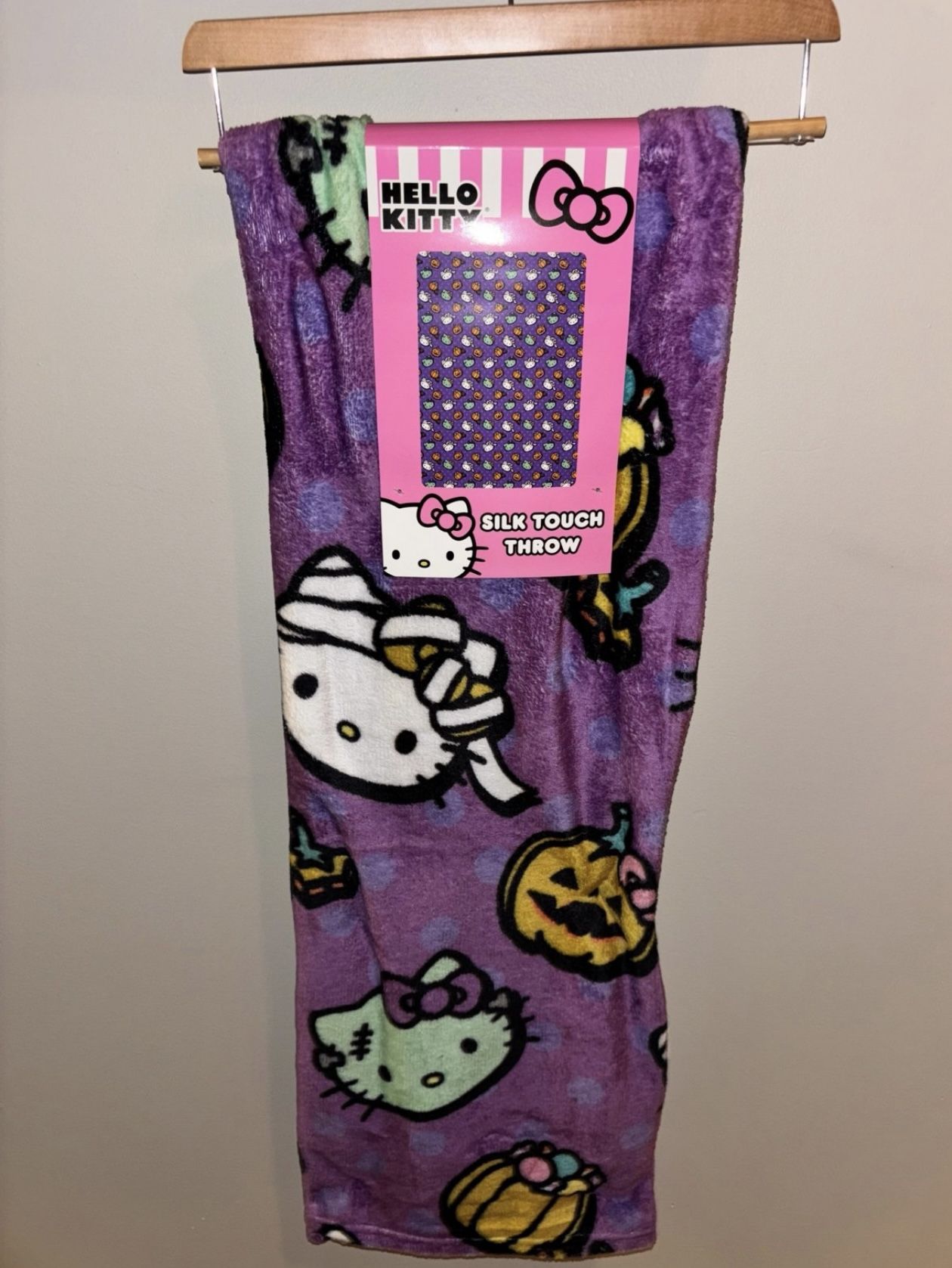 Hello Kitty Halloween Blanket