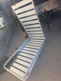 Cargo carrier trailer moving