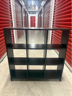 Display shelving