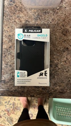 Pelican iPhone shield - carbon fiber for iPhone 16 Pro