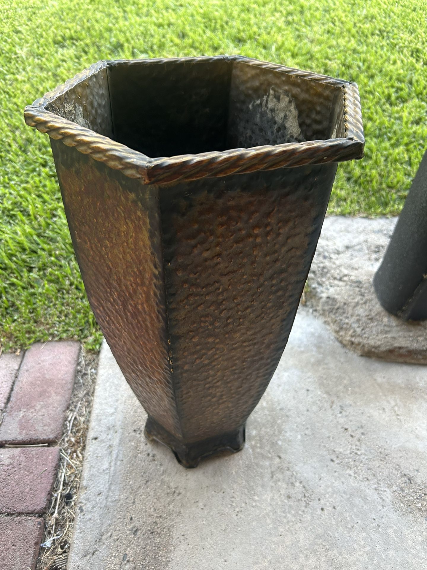 Metal Tall Flower / Plant Pot 