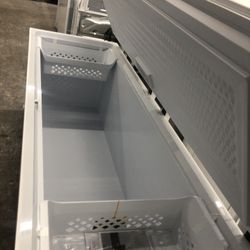 Frigidaire Freezer 24 Cub