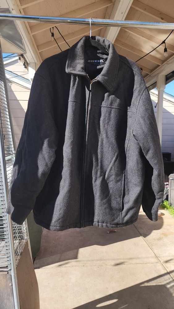 Mens Pea Coat Like New Size Large 30$