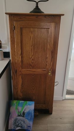 Oak cabinet,  5 shelves