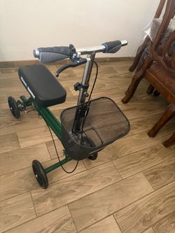 Knee scooter