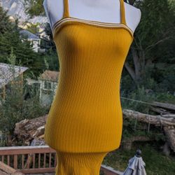 Fashion Nova - Heart & Hips Mustard Yellow Dress Size Small
