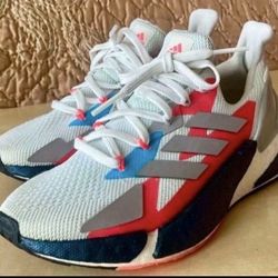 WOMENS ADIDAS BOOST RUNNING SHOES