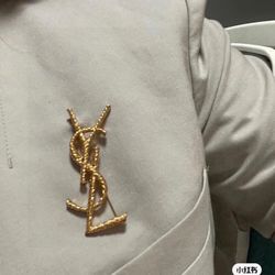 Brooch