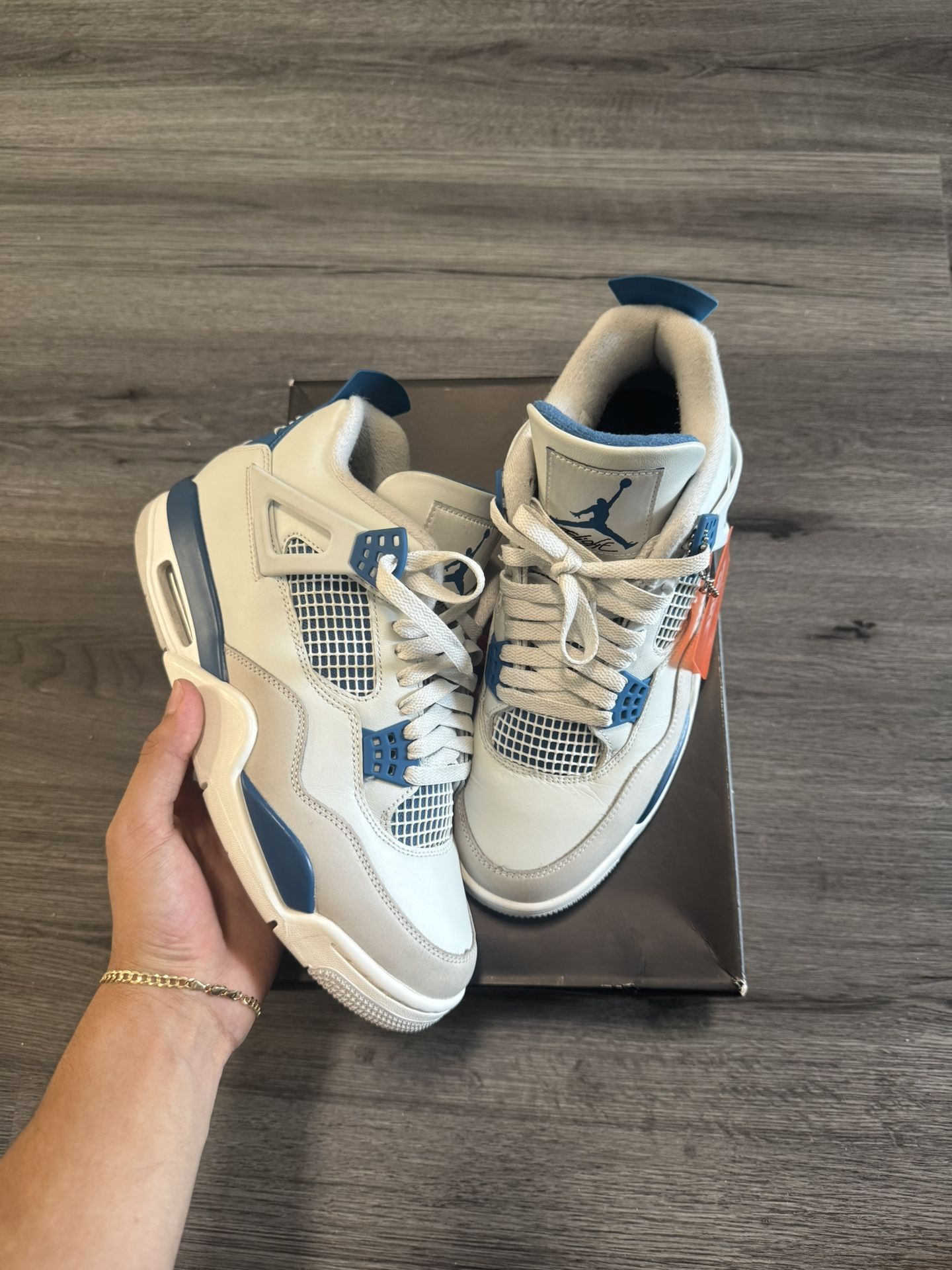 Jordan 4 Military 