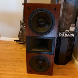 Klipsch Center speaker.