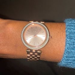 MK Watch ( Needs Battery)